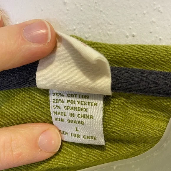 Acacia Hooded Long Sleeve V neck Top - Picture 5 of 5